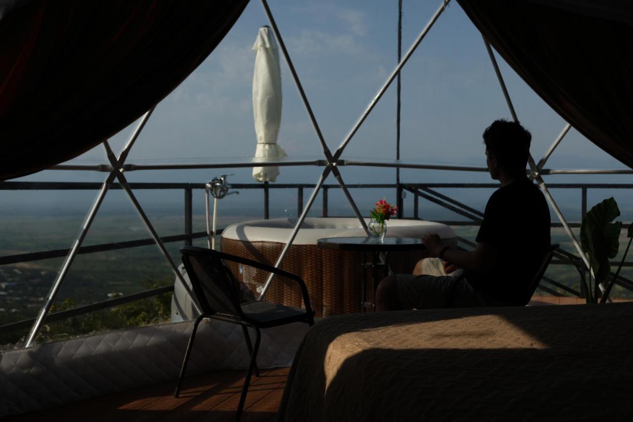 ホテル Signagi Glamping エクステリア 写真